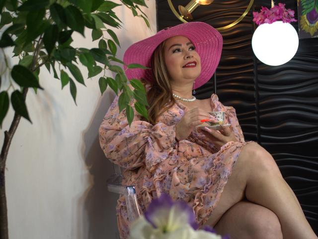 ArianaDiosa - Sexe cam en vivo - 21933117