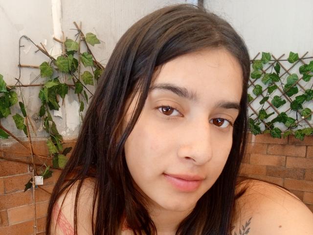 ErikaSweetX - Élő pornó és szexkamera - 21938725