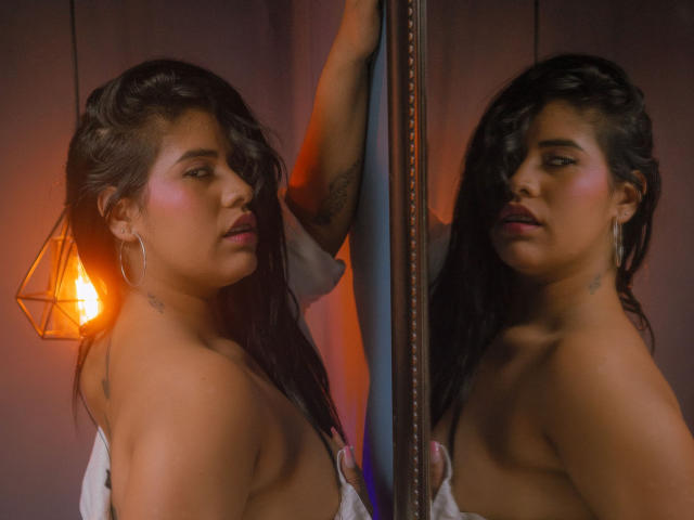 EmilyHudsonn - Live sexe cam - 21945633