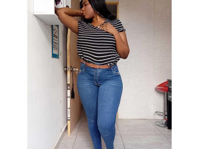 EmiraHot - Live sex cam - 21957457