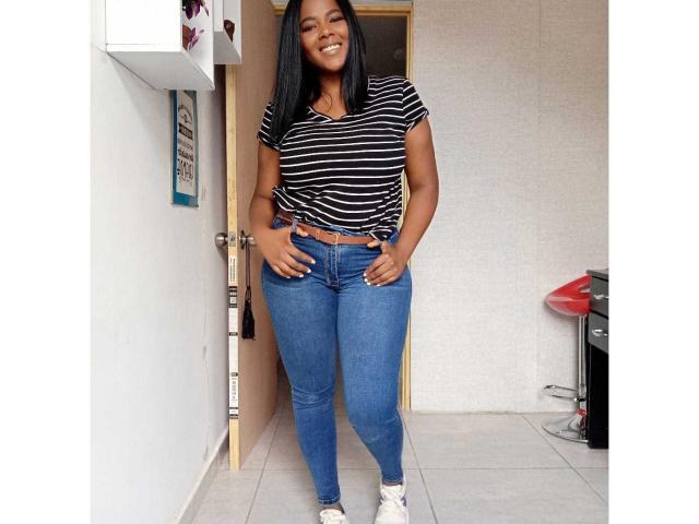 EmiraHot - Live sex cam - 21957477