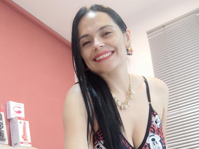 CharlotteCrofort - Live porn &amp; sex cam - 21957957