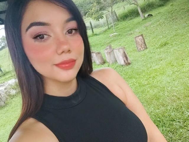 SquirtingCouple - Élő pornó és szexkamera - 21961957