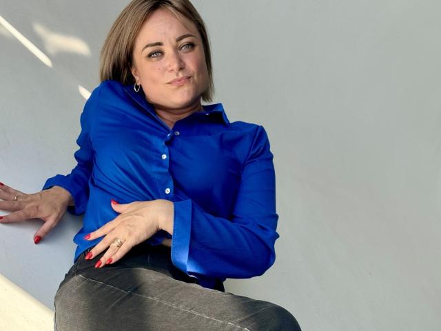 SnezhanaRells - Live porn &amp; sex cam - 21964809