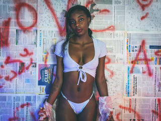 LucianaReid - Live Sex Cam - 21965433