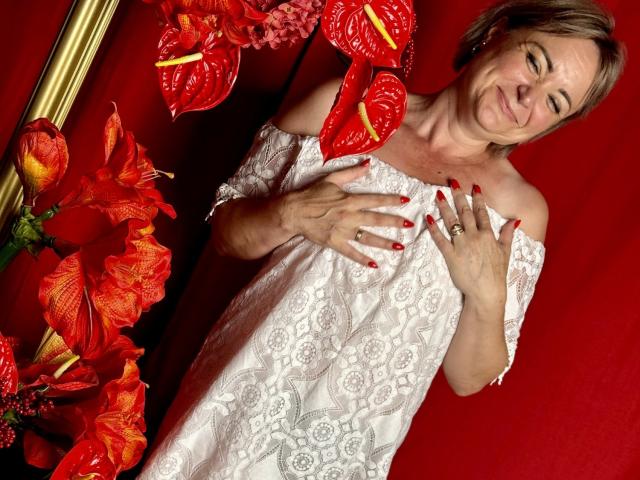 SnezhanaRells - Live Sex Cam - 21966057