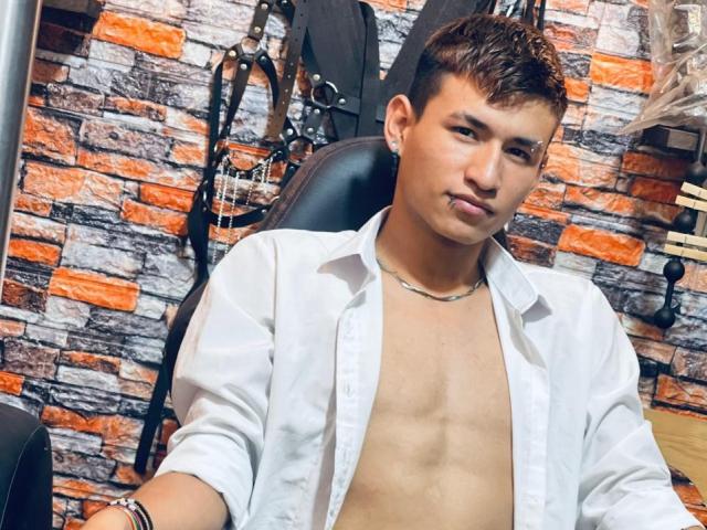 JoshuaScottX - Live sex cam - 21970269
