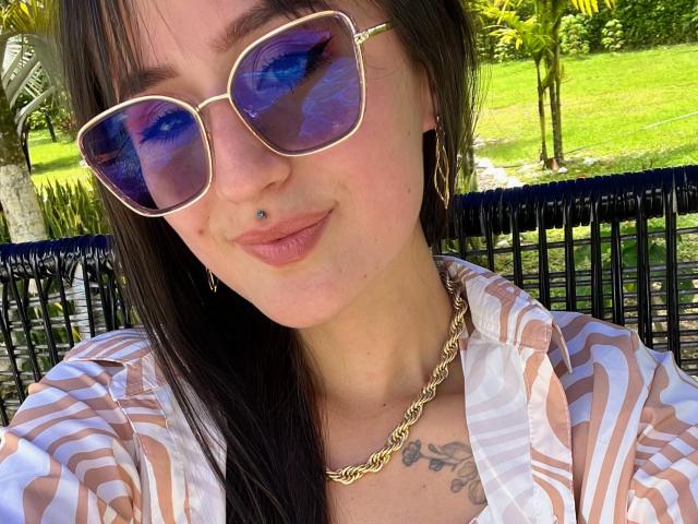 NinaBryons - Live Sex Cam - 21978401