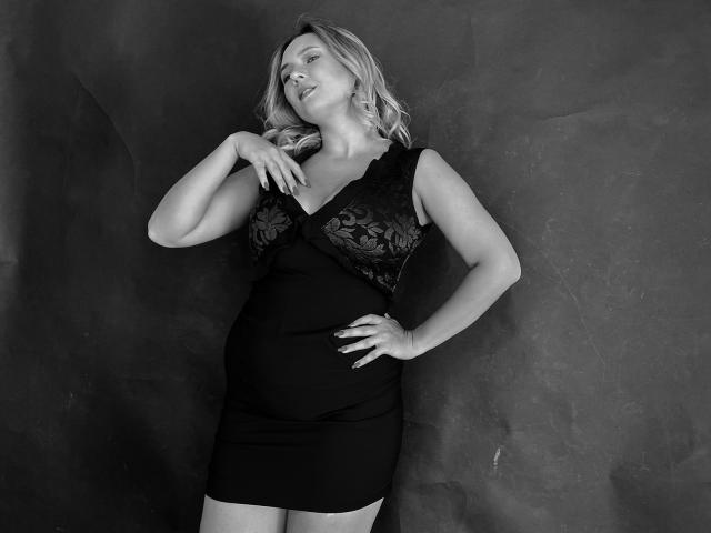 SallyVerda - Live sex cam - 21980585