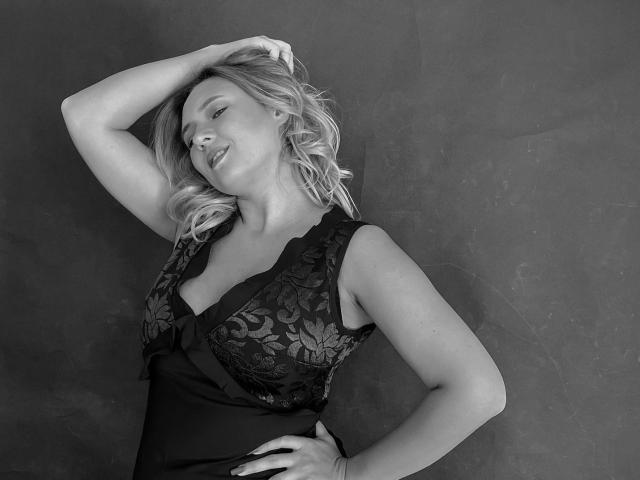 SallyVerda - Live sexe cam - 21980621