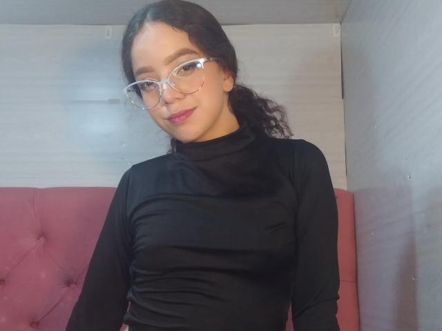 EmmaCowperr - Live sex cam - 21981629