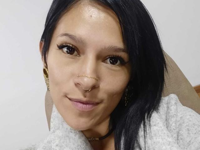 AmelieBlake - Live Sex Cam - 21982341