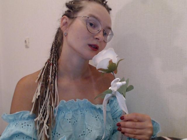 KiraGoldens - Live sex cam - 22003641