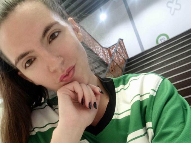 BrendaMora - Live sexe cam - 22005437