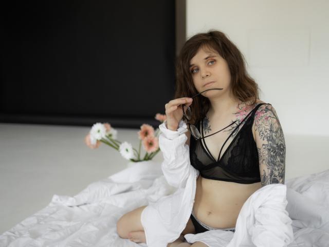 SnezhaTattoo - Live porn &amp; sex cam - 22007429