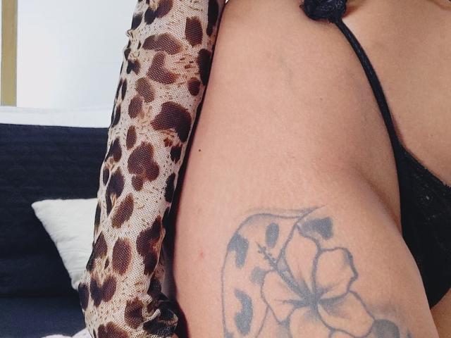 IsaGonzalez - Live porn &amp; sex cam - 22008301