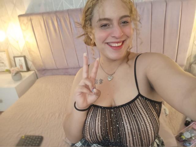 StacyAnzola - Live Sex Cam - 22009685