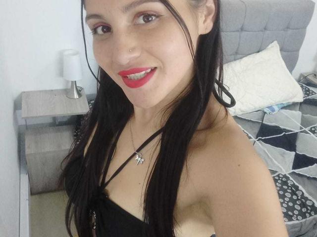 BellaCalderon - Live sex cam - 22011245
