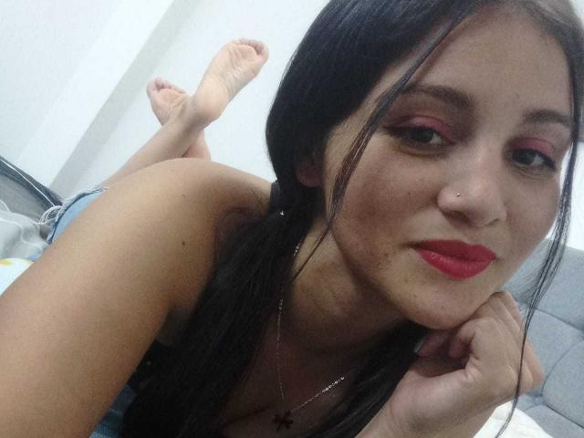 BellaCalderon - Live sex cam - 22011297