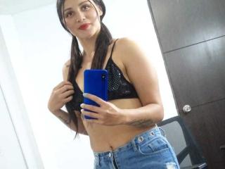 BellaCalderon - Live Sex Cam - 22011309
