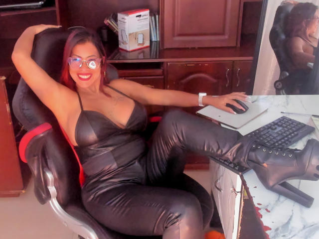 AlixLow - Live sex cam - 22013913