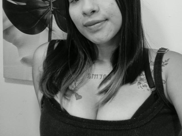 ErikaSweetX - Live sex cam - 22015985