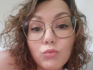 KiraLoverss - Live sex cam - 22019073