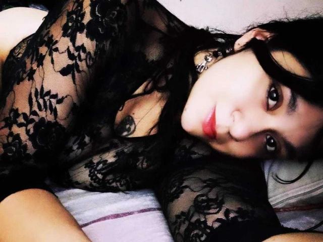 KassandraV - Live Sex Cam - 22026057