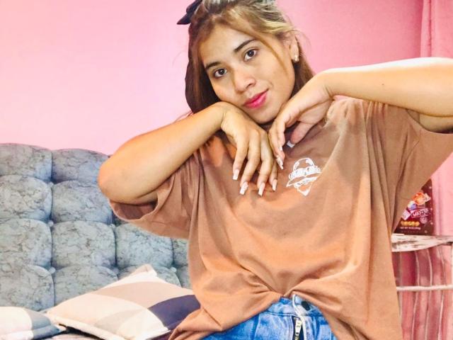 BellaBickers - Live sex cam - 22029877