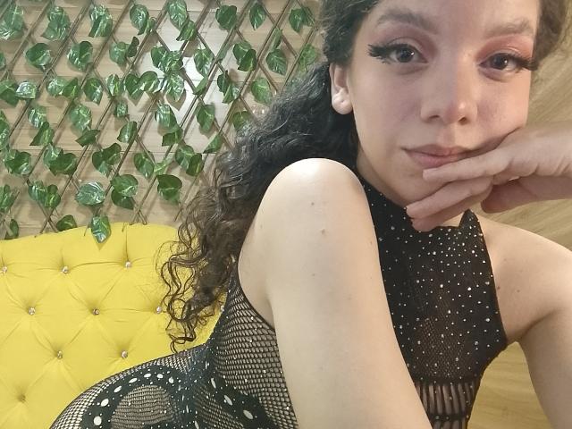 EmmaCowperr - Live sex cam - 22039949