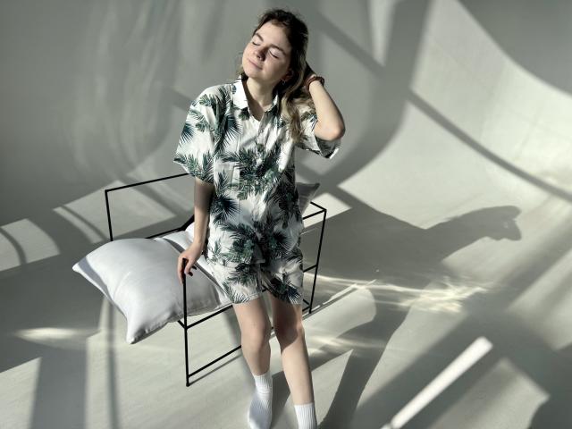 TinaRedly - Live porn &amp; sex cam - 22042165