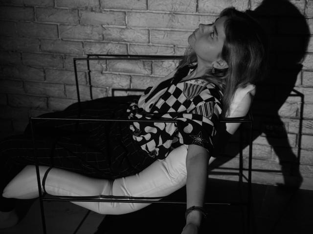 TinaRedly - Live sexe cam - 22042933