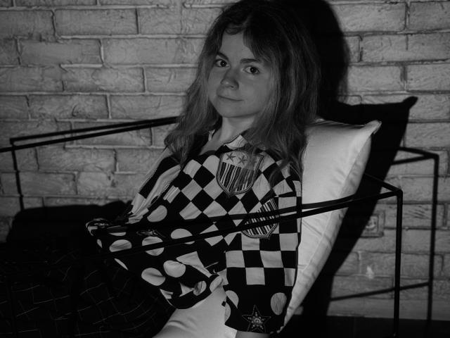 TinaRedly - Live sex cam - 22043037