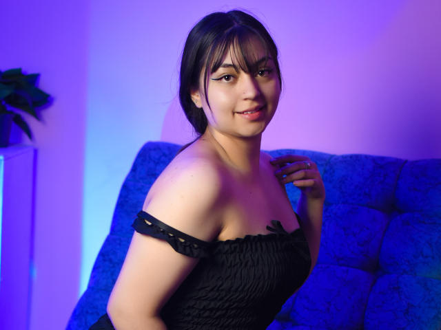 AlissaRoberts - Live Sex Cam - 22043573