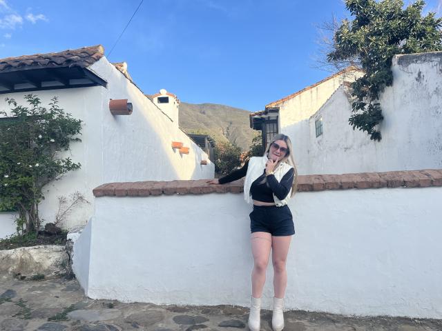 AtheneaRossi - Live Sex Cam - 22044641