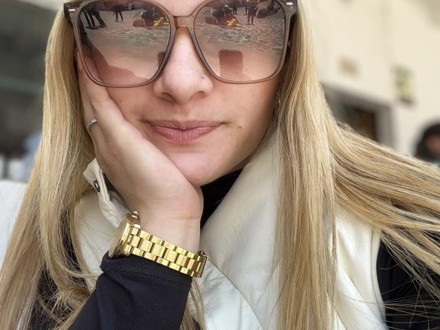 AtheneaRossi - Live Sex Cam - 22044709