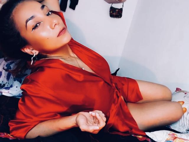 AmberDemons - Élő pornó és szexkamera - 22046473