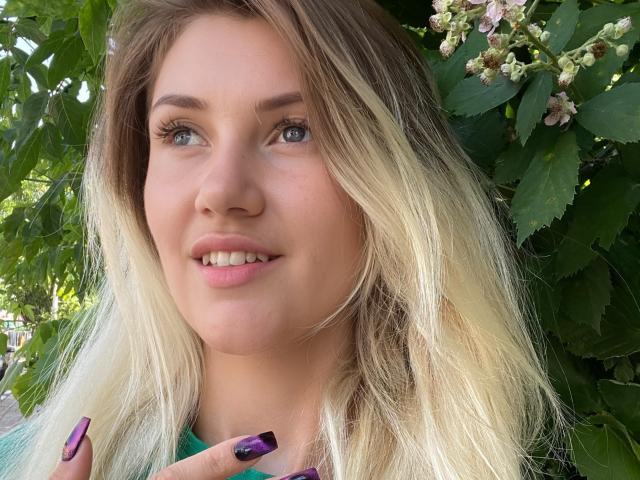 MoonBabeX - Live Sex Cam - 22047749