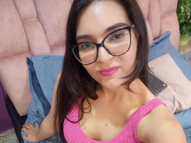 YennyToamson - Live sex cam - 22050457