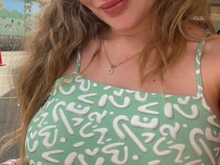 ArianaLu - Live sex cam - 22051181