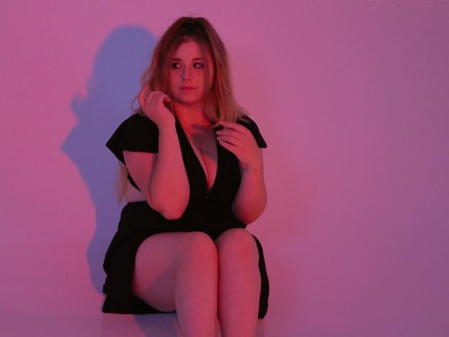 JessikaDaniels - Live sex cam - 22052737