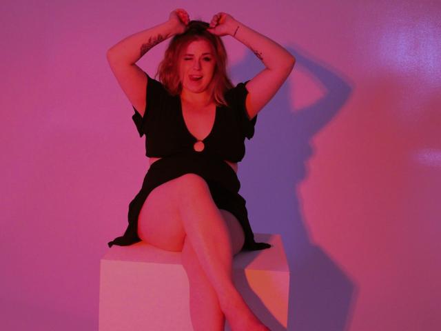 JessikaDaniels - Live Sex Cam - 22052749