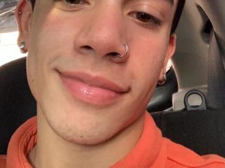 AaronBlink - Live Sex Cam - 22053337