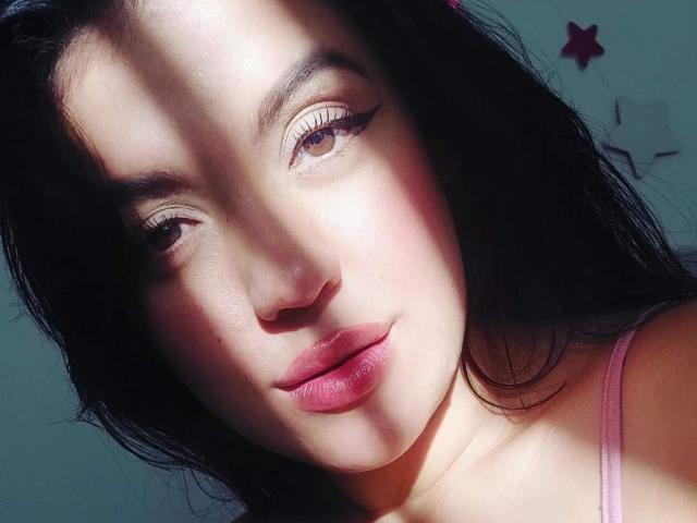 LauraRichis - Live sex cam - 22066585