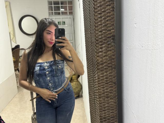 SharonKlart - Live porn &amp; sex cam - 22070205