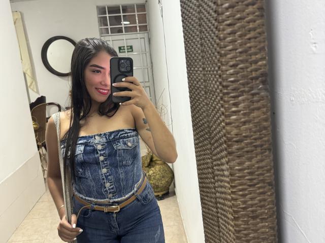 SharonKlart - Live sexe cam - 22070273