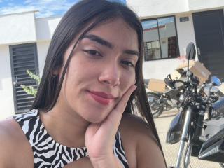 SharonKlart - Élő pornó és szexkamera - 22070325