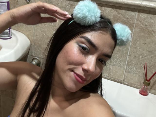 SharonKlart - Live sex cam - 22070337