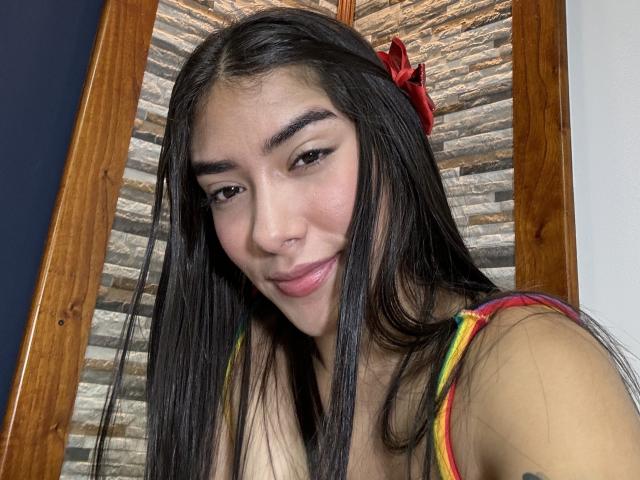 SharonKlart - Live Sex Cam - 22070349