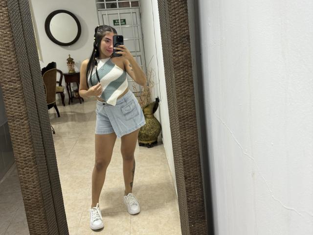 SharonKlart - Élő pornó és szexkamera - 22070425